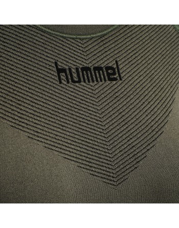 HUMMEL FIRST SEAMLESS JERSEY L/S W / Nahtlose Verarbeitung und körperbetontes Design